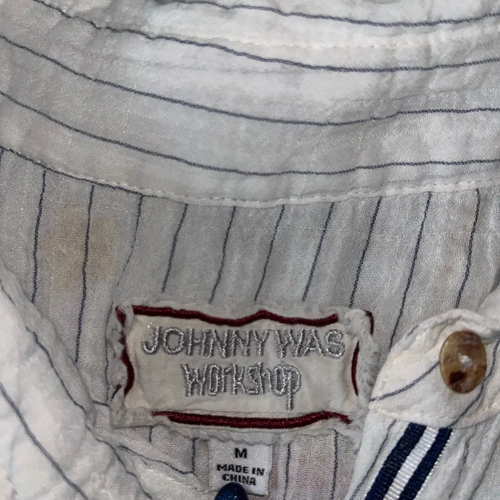 Johnny Was White Button Down Shirt with Multicolor Embroidery - Picture 5 of 8